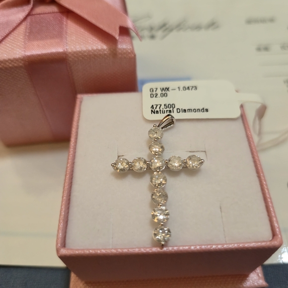 2 carat Diamond Cross Pendant in K18 Solid white gold - Picture 4 of 11
